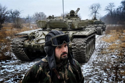 這國家陸軍訓練坦克炮管全朝后