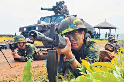 島內特種兵:裝備還要自己買!買了還要被罵!拿什么跟人打仗?